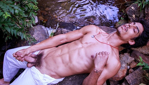 Love Happens: A Masturbation Meditation – Nico Leon